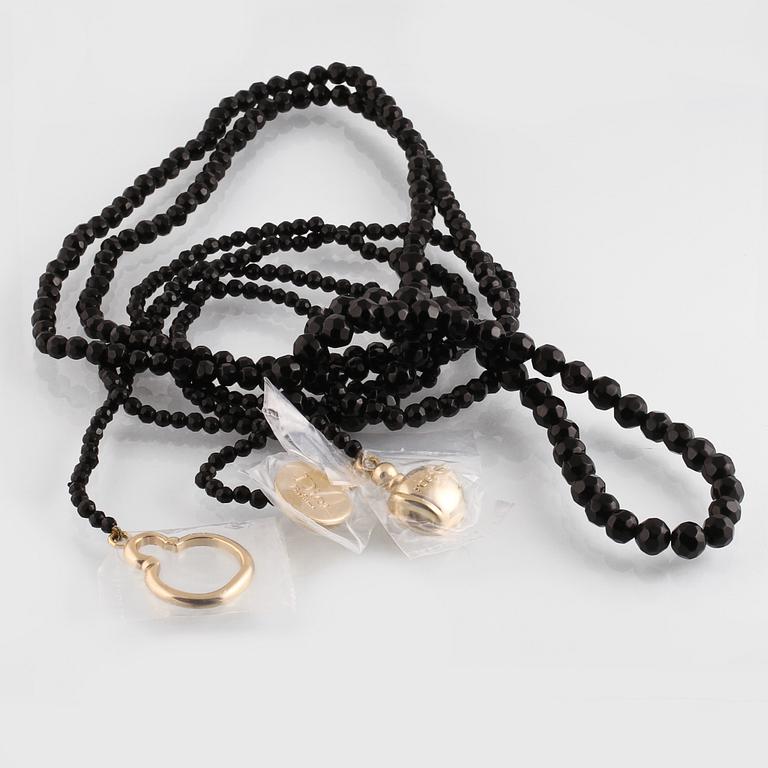 COLLIER, vitmetall samt fasettslipade svarta kulor, Christian Dior.