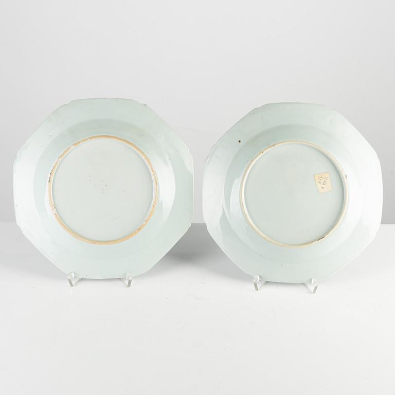 Two pairs of porcelain plates, China, Qing dynasty, 18th century.