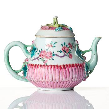 A famille rose tea pot with cover, Qing dynasty, first half of 18th century.