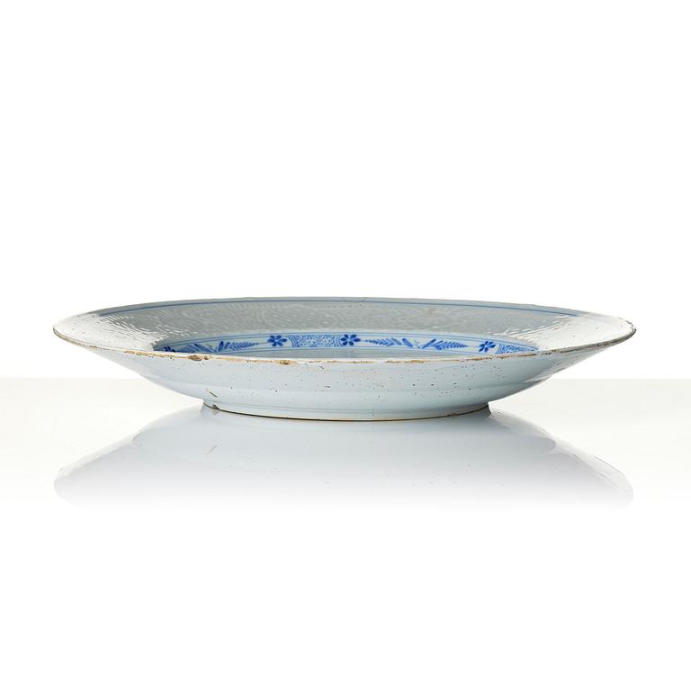 A Swedish faience Rörstrand serving dish, dated 22/2 (17)65.