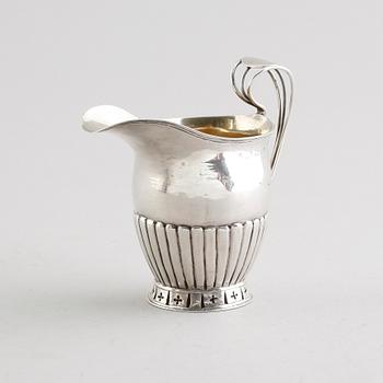 GRÄDDKANNA, silver, svenska stämplar Nyköping 1823. Vikt ca 83 gram.