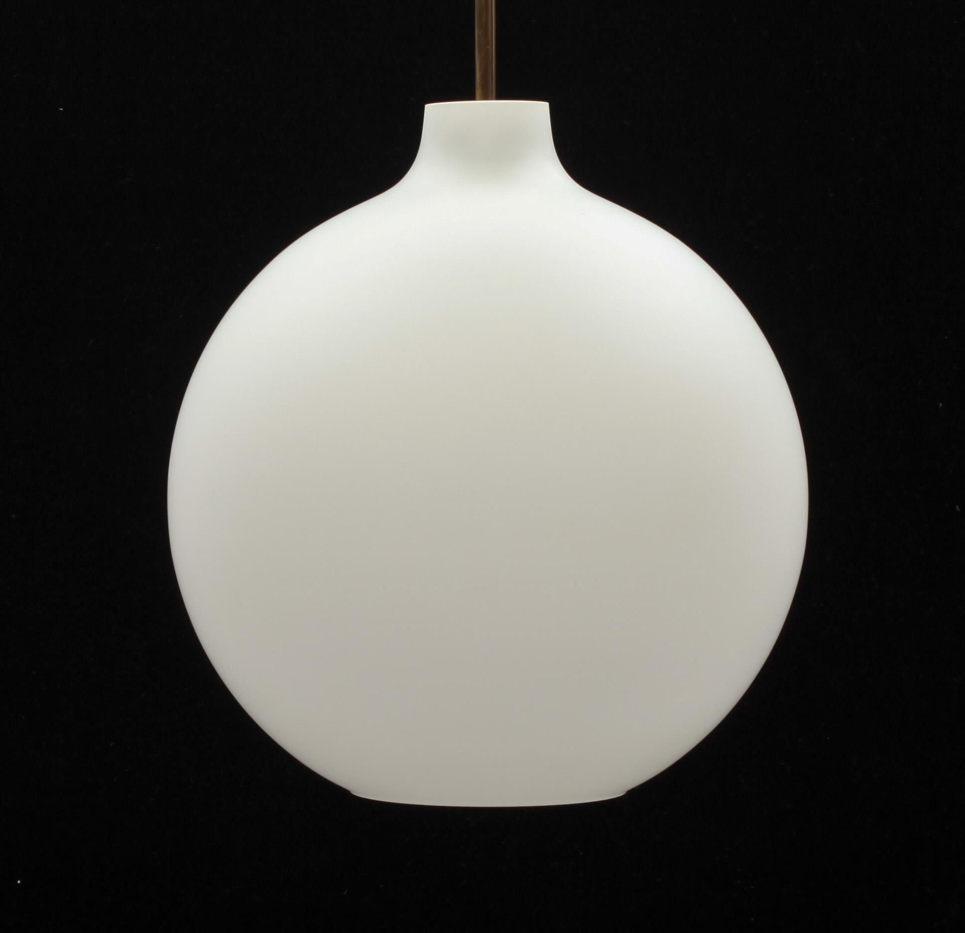 TAKLAMPA, "Satellit", Wilhelm Wohlert för Louis Poulsen. H 33.