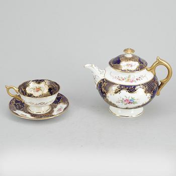 SERVISDELAR, porslin, 26 delar, Coalport, England. 1900-talets första hälft.