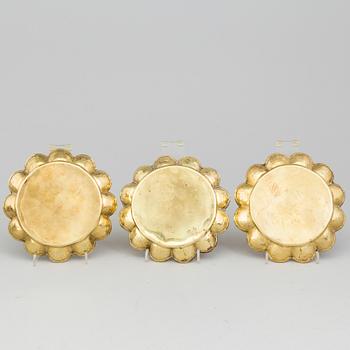 LARS HOLMSTRÖM, a brass tray and a set of 3 plates, from Arvika.