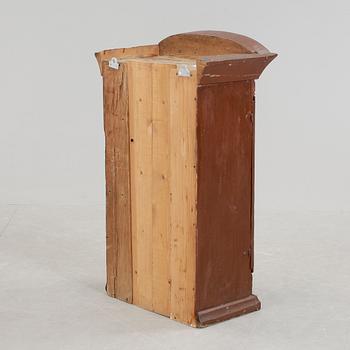 VÄGGSKÅP, allmoge, 1800-tal.