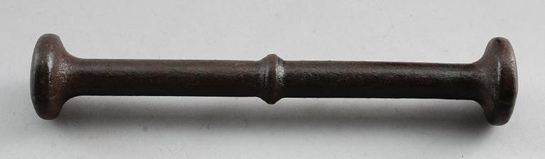 MORTEL MED STÖT, järn, sannolikt 1700-tal.