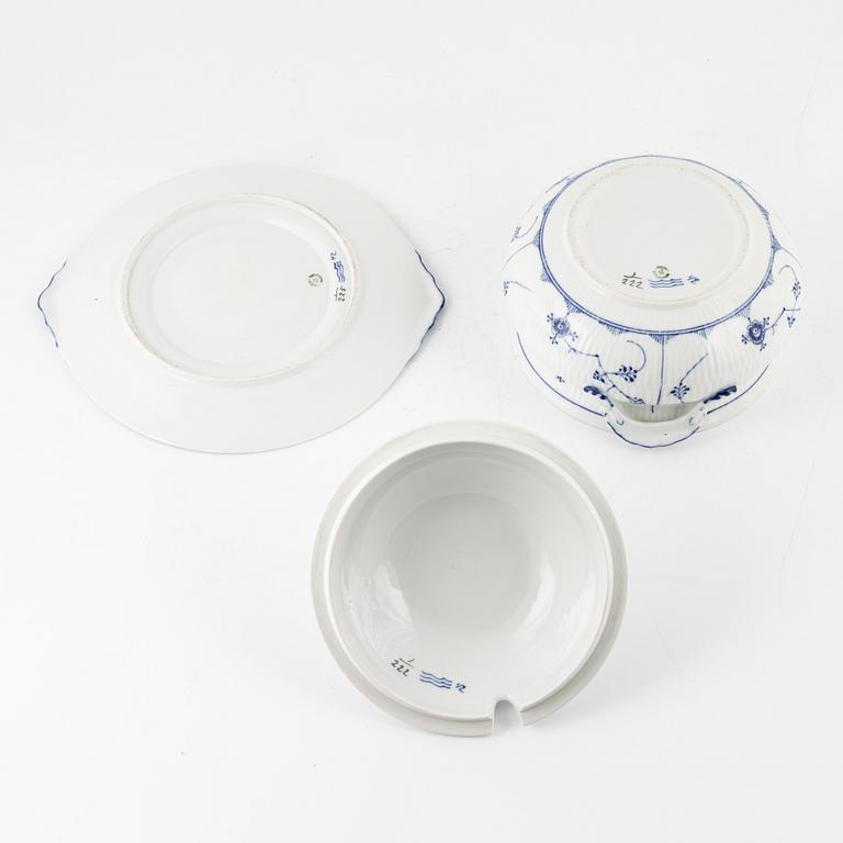 Royal Copenhagen, a 'Musselmalet' porcelain turreen with cover and dish, Denmark, 1889-1922.