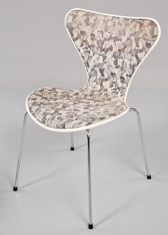 STOLAR, 8 st, "Sjuan", Arne Jacobsen, Fritz Hansen, Danmark, 1990.