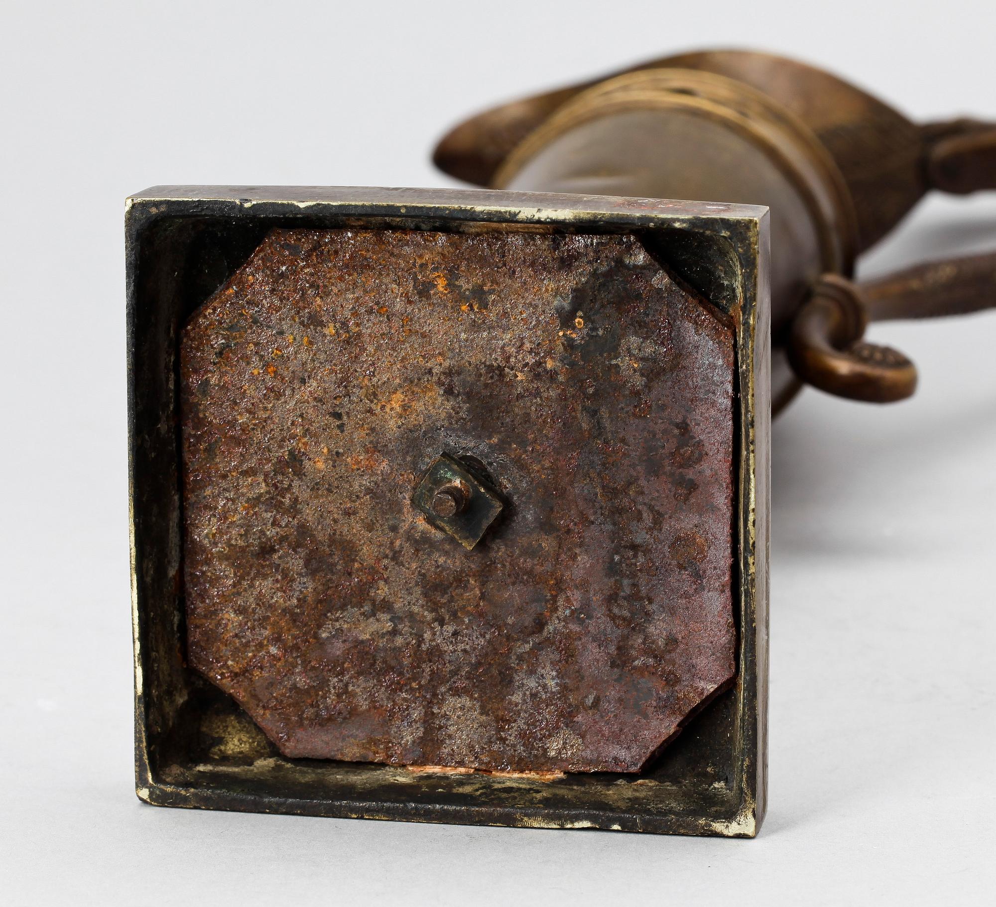 KANNA, mässing, empirestil, 1800/1900-tal.