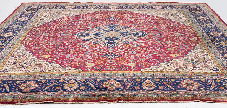 Carpet, Kirman, approx. 330 x 330 cm.