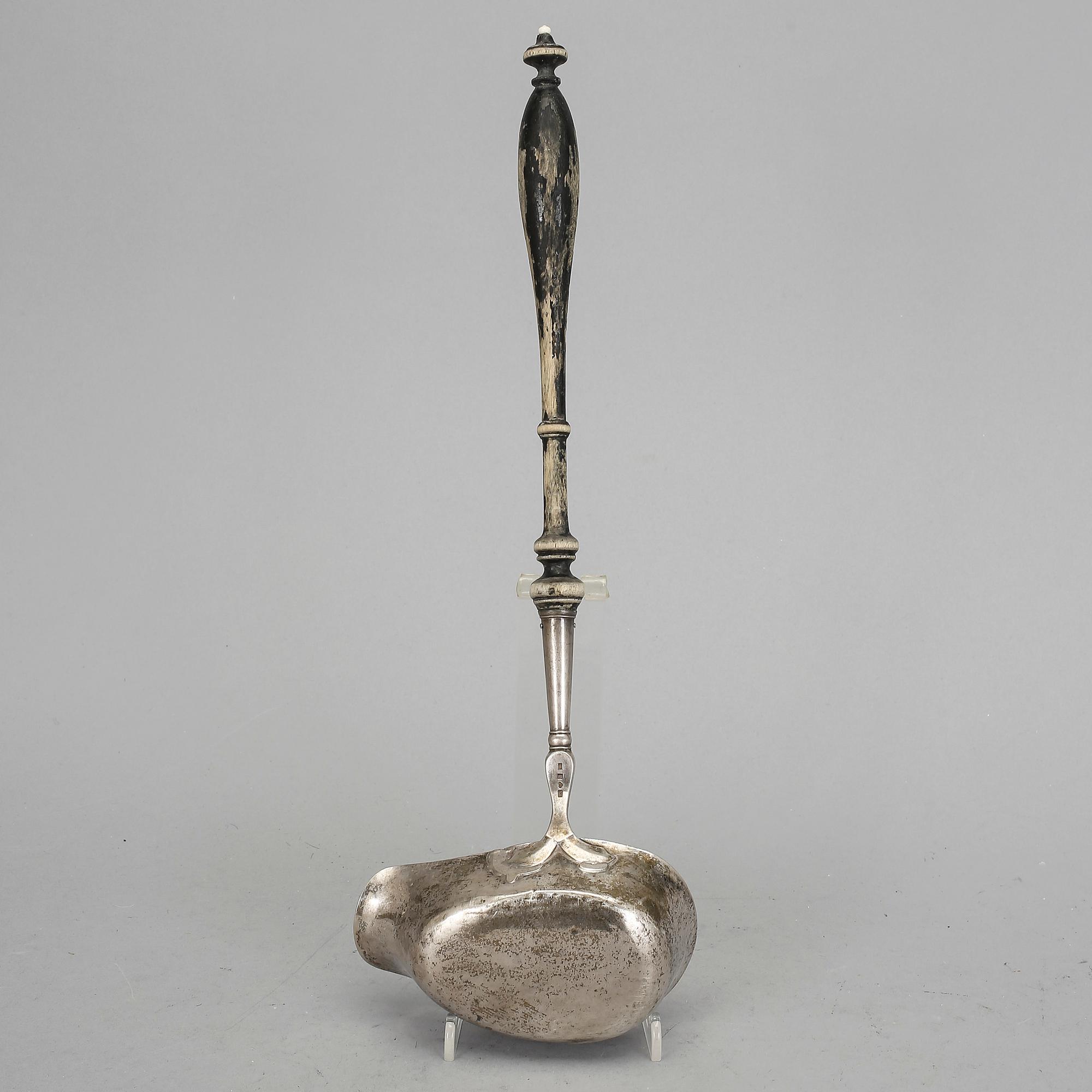 SOPPSLEV, silver. Johan Gustaf Kihlberg, Nyköping 1894. Vikt ca 147 gram.