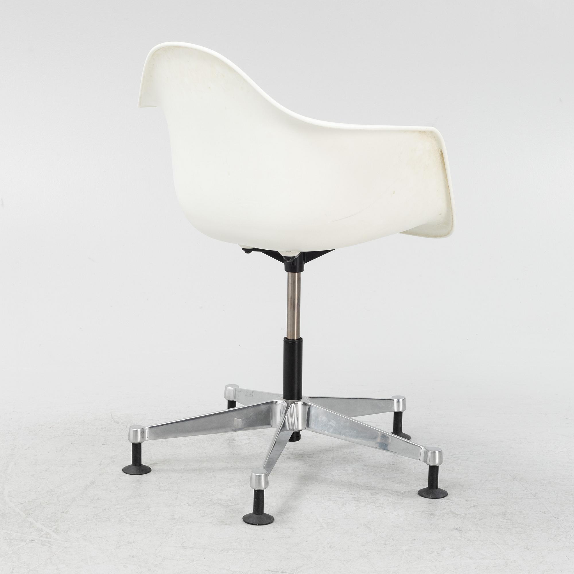 Charles & Ray Eames, a 'PACC' chair, Vitra.