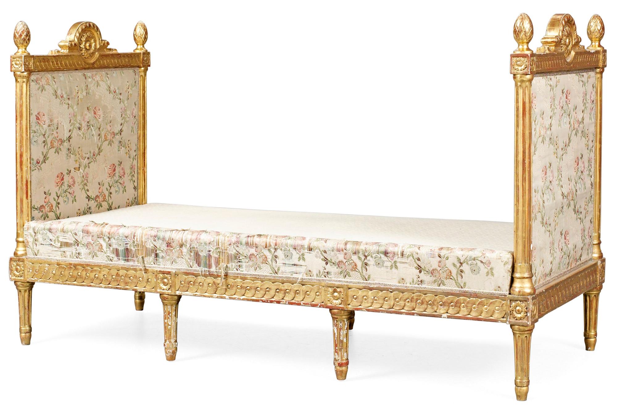 A Gustavian bed.