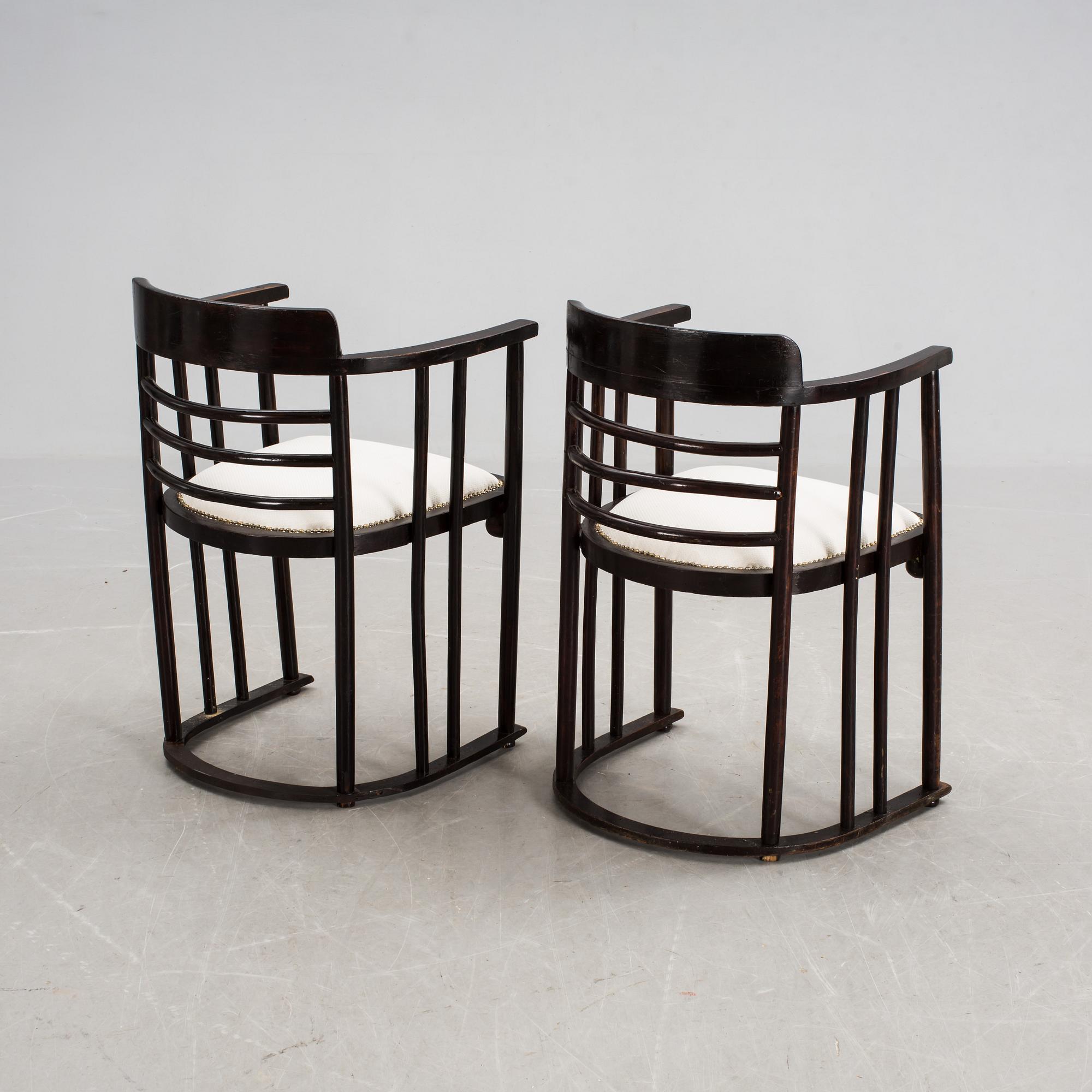 KARMSTOLAR, ett par, märkta; Thonet.