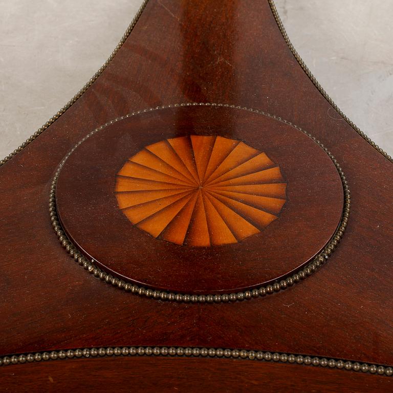 BORD, empirestil, tidigt 1900-tal.