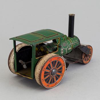 A TIN TOY STEAM ENGINE, Germany, first half of the 20th century.