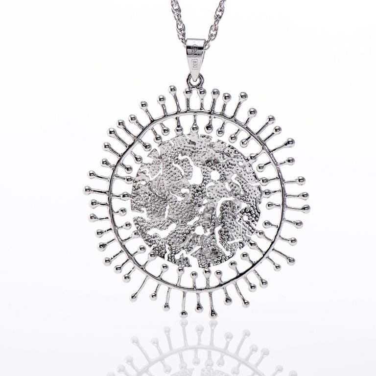HÄNGSMYCKE, sterlingsilver, Tapio Wirkkala nyproduktion. Kultakeskus.