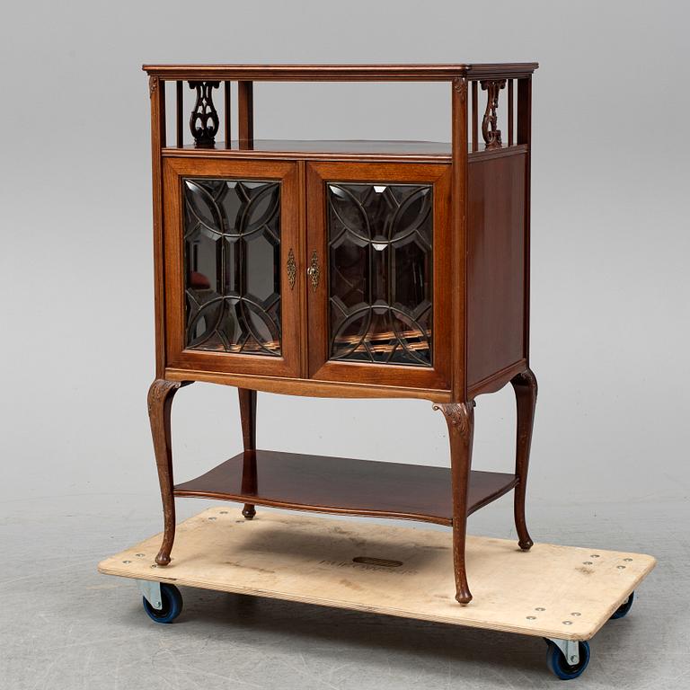 An early 20th Century art noveau cabinet by Myrstedt & Stern.