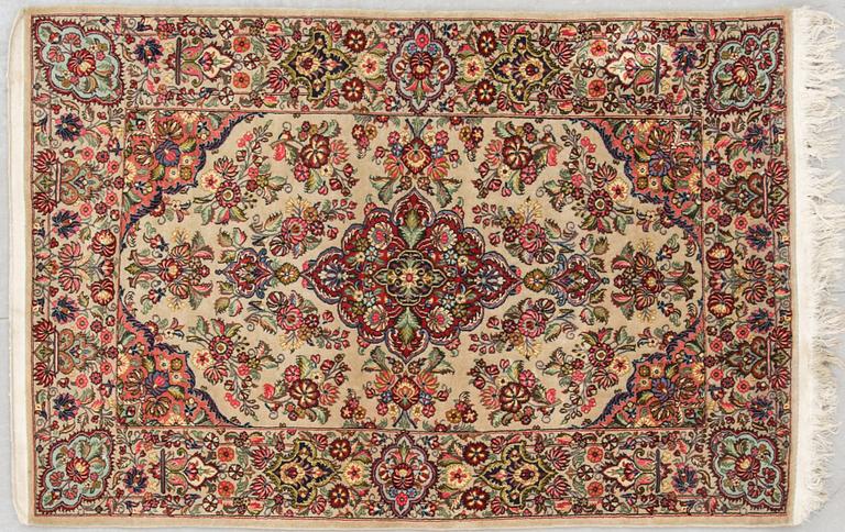MATTA, old, Ghom sannolikt, ca 157 x 102 cm.