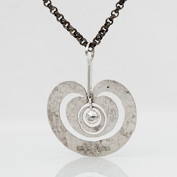HÄNGSMYCKE, sterlingsilver, "Omena" (Äpple). Tapio Wirkkala, Finland 1975.