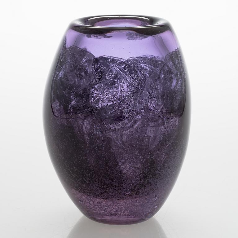 Sini Majuri, a glass sculpture, 'Motion' signed Sini Majuri 2021, Glass Studio Mafka&Alakoski Riihimäki.