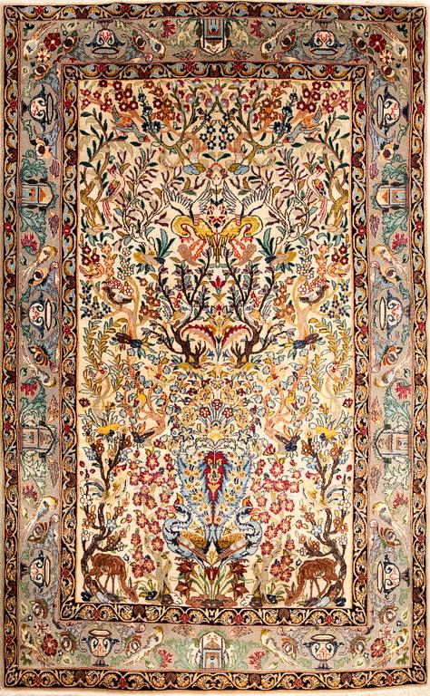 Isfahan rug, figural semi-antique, approx. 163x112 cm.