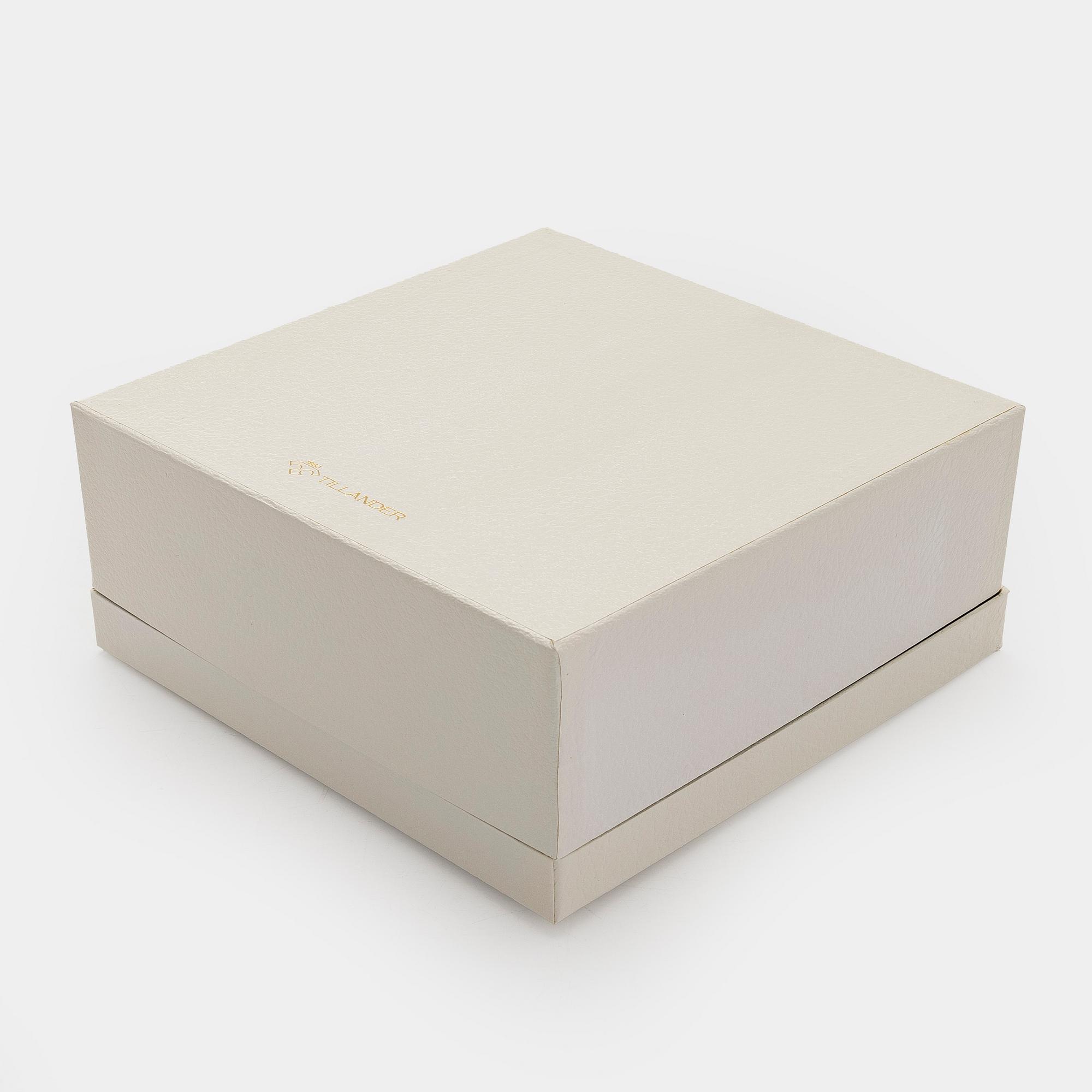 A. Tillander, skål, sterlingsilver och emalj. Helsingfors 2005.