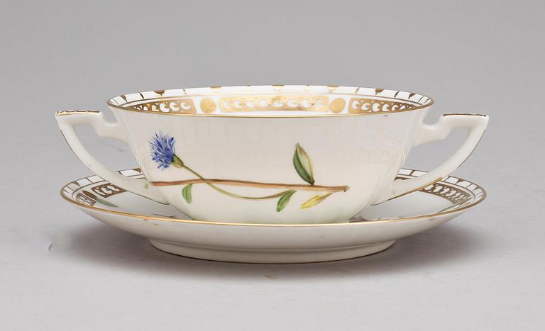 BULJONGKOPPAR MED FAT, 6 st, porslin, Royal Copenhagen. 1900-talets mitt / andra hälft.