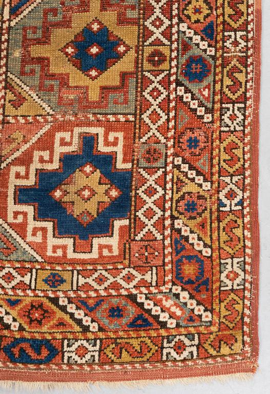 A rug, antique Bergama, ca 199-202 x 154-158 cm (and 2,5-3 cm "flat weave" at the ends),