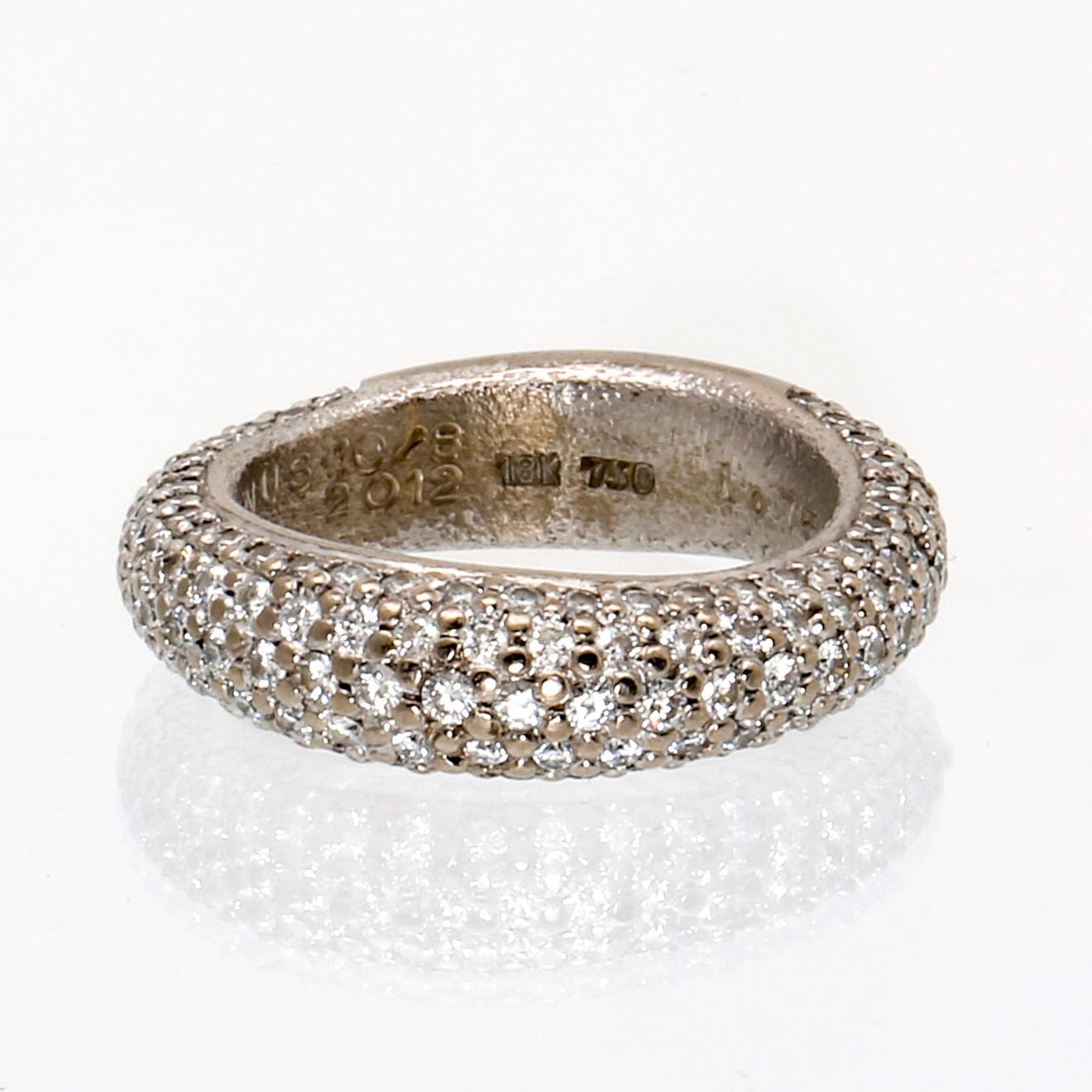 Ole Lynggaard ring 18K vitguld med 159 briljanter 1,75 ct totalt TW VS, "Love Collection", original etui.