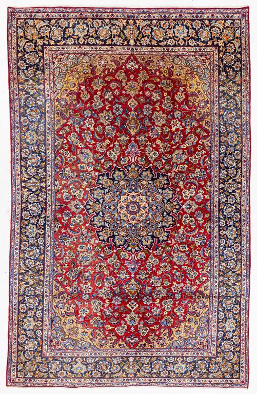 A Najafabad carpet, c. 375 x 230 cm.