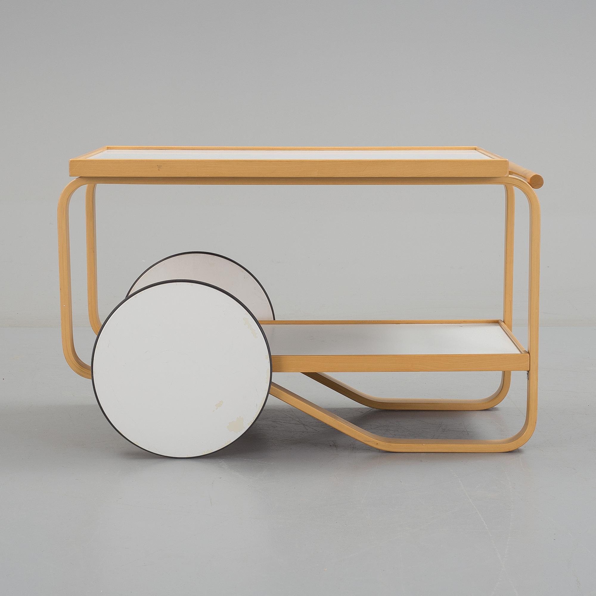 A mid 20th century tea trolley model 98 for Artek.