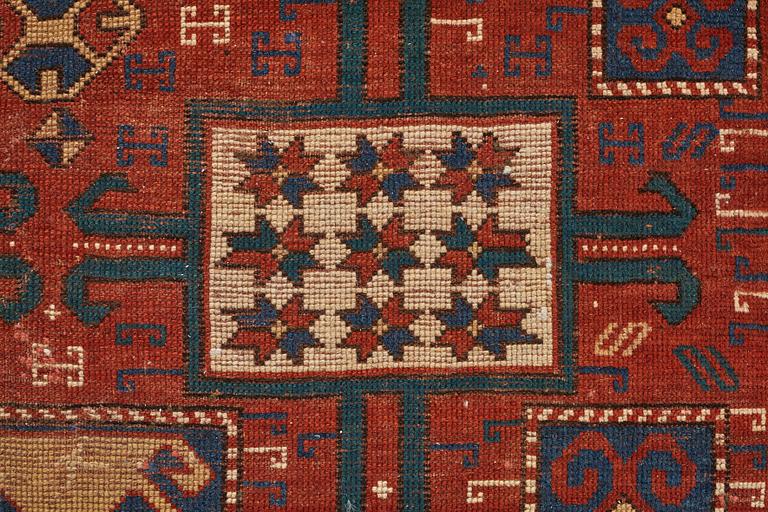 MATTA, antik/semiantik Karachop Kazak, ca 226 x 167,5 cm.