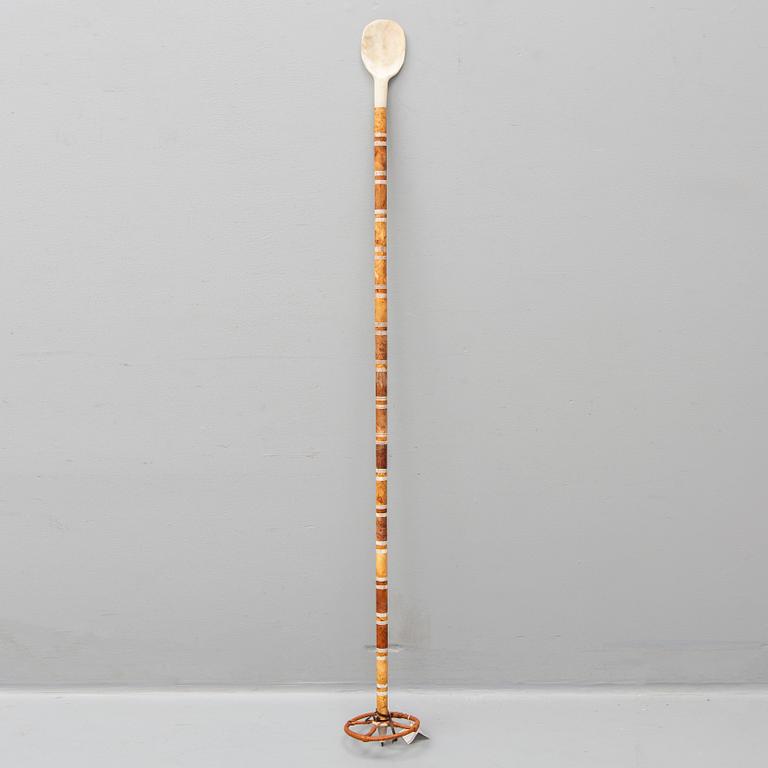 TYKO LAMPA, a Sami burr birch and reindeer horn ski stick, Vittangi, signed.