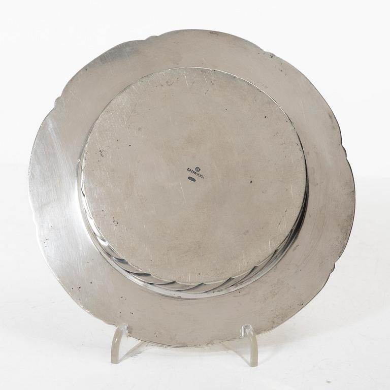 Coaster, silver, firma Gratschew, St Petersburg, Ryssland, omkring år 1900.