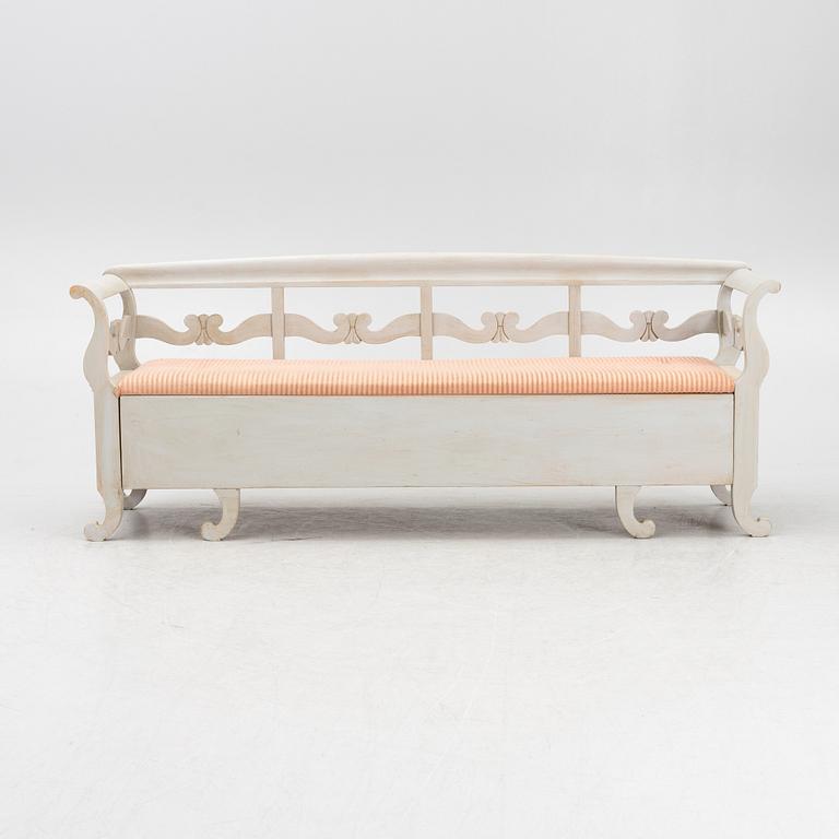 Soffa, sent 1800-talets mitt.