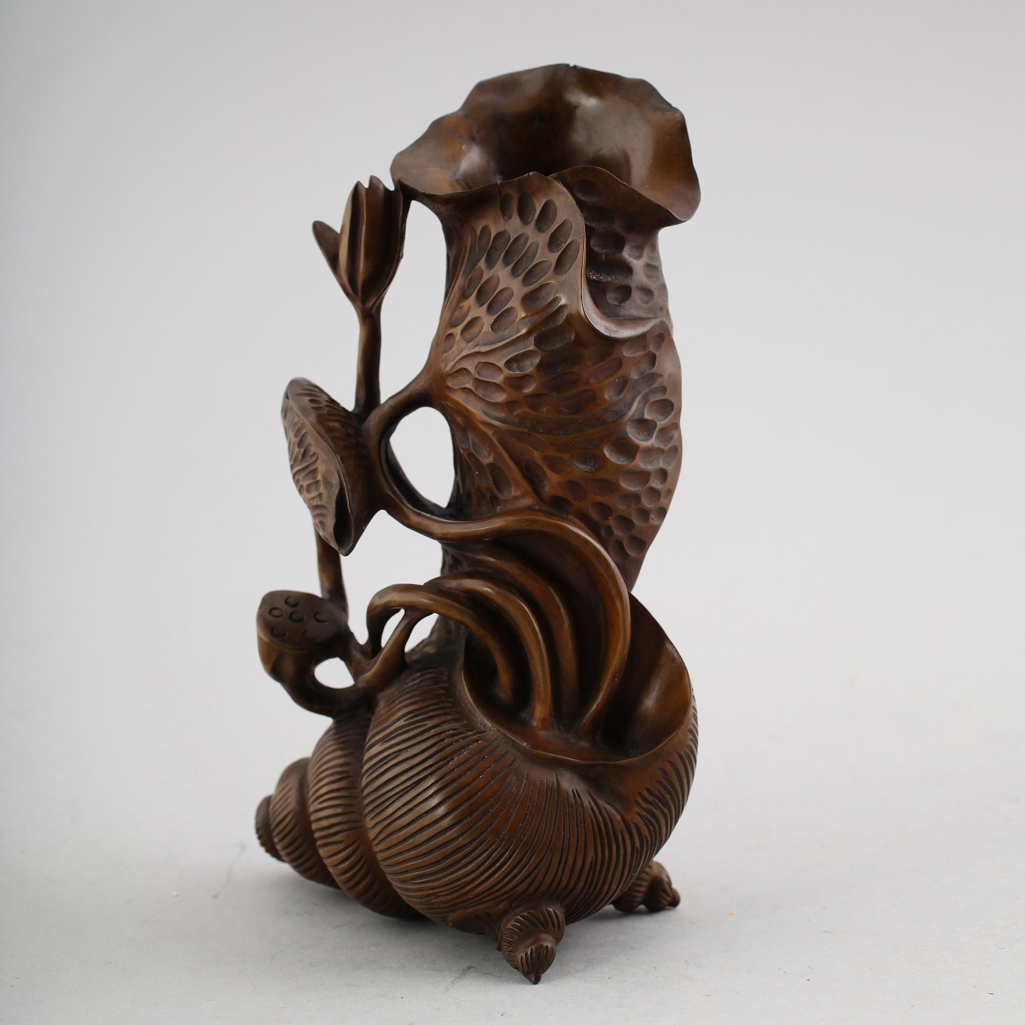 SKULPTUR, snidat trä, Kina, sent 1900-tal.
