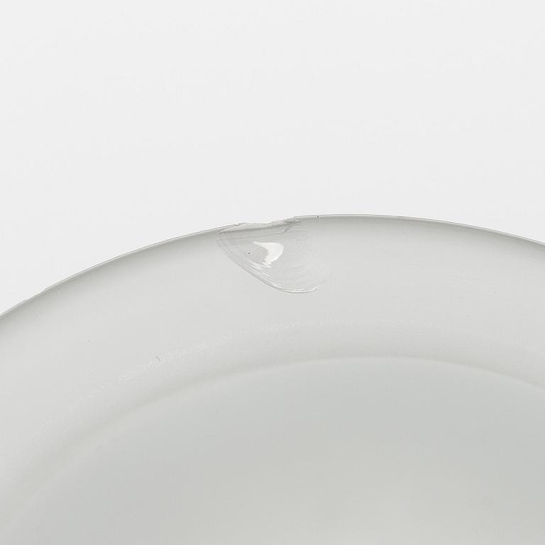 Signe Persson-Melin, A set of 14 bowls 'Boda frost', Boda late 20th century and two glass bowls.