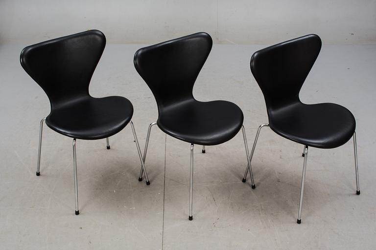 STOLAR, 6 st. "Sjuan". Arne Jacobsen för Fritz Hansen.