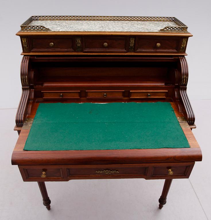 SEKRETÄR, Louis XVI-stil, 1900-talets första hälft.