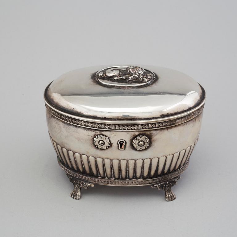 A Swedish early 20th century silver sugar-casket, mark of CG Hallberg, Stockholm 1908.