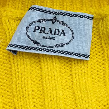 Prada, tröja, storlek 36.