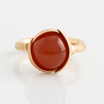 Ole Lynggaard, ring, "Lotus", 18K gold with carnelian.