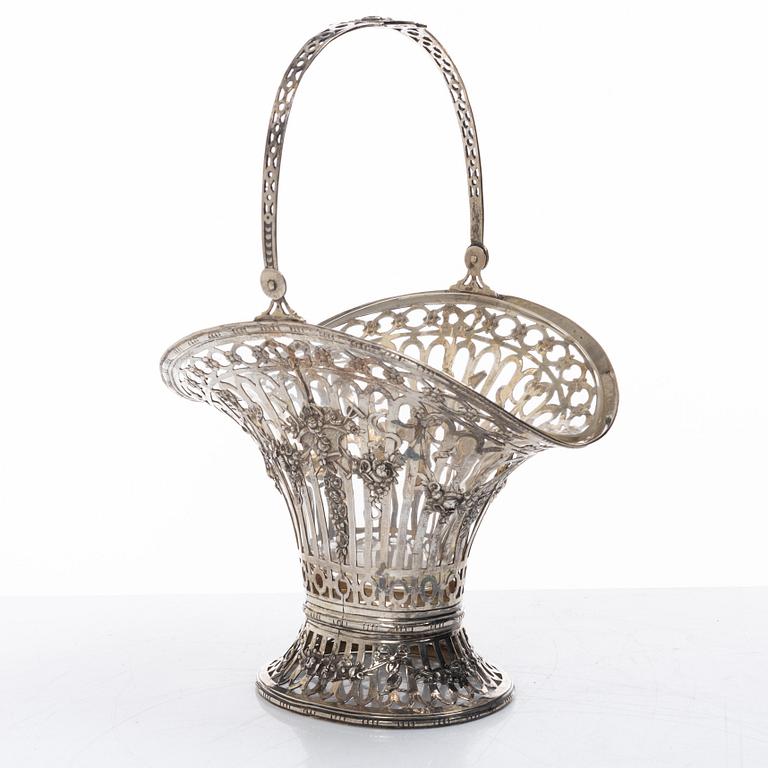Carl Fredrik Carlman, A Swedish silver sweet-meat basket, mark of CF Carlman, Stockholm 1912.