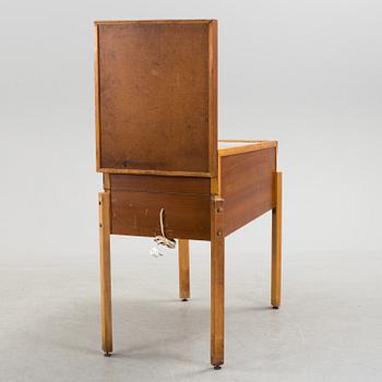 A TH Bergmann & Co "Clipper" pinball-game.