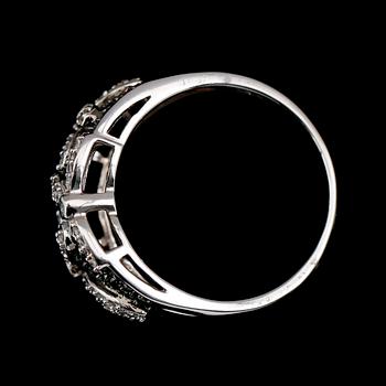 RING, 14 k vitguld, briljantslipade diamanter tot 0.50 ct.