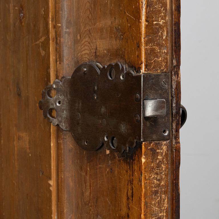 A Baroque cabinet, first half of the 18th century.