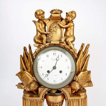 Bordspendyl Empire märkt Vaillant Paris 1800-talets början.