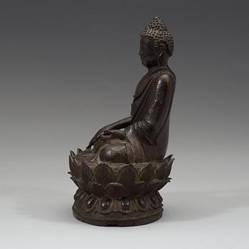 A bronze figure of Shakyamuni Buddha, possibly late Ming dynasty/early Qing dynasty, 17th century.