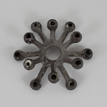 JENS QUISTGAARD, ljusstake, gjutjärn, Dansk Designs, Danmark.